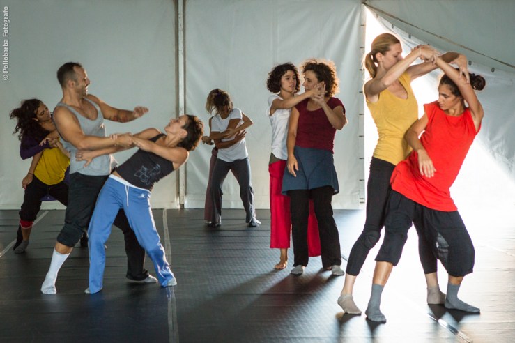 Masterclass de danza contemporánea impartida por Chevi Muraday para Costa Contemporánea en el Centro De Artes Escénicas de Níjar.
